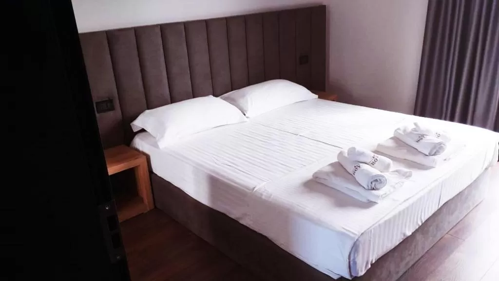 a&g dbl economy 6.jpg